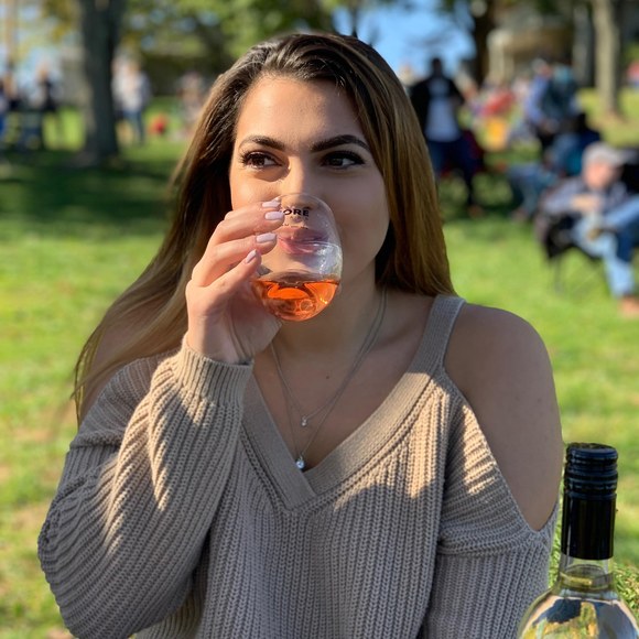 Meet your Posher, Sylva - Picture 1 of 1